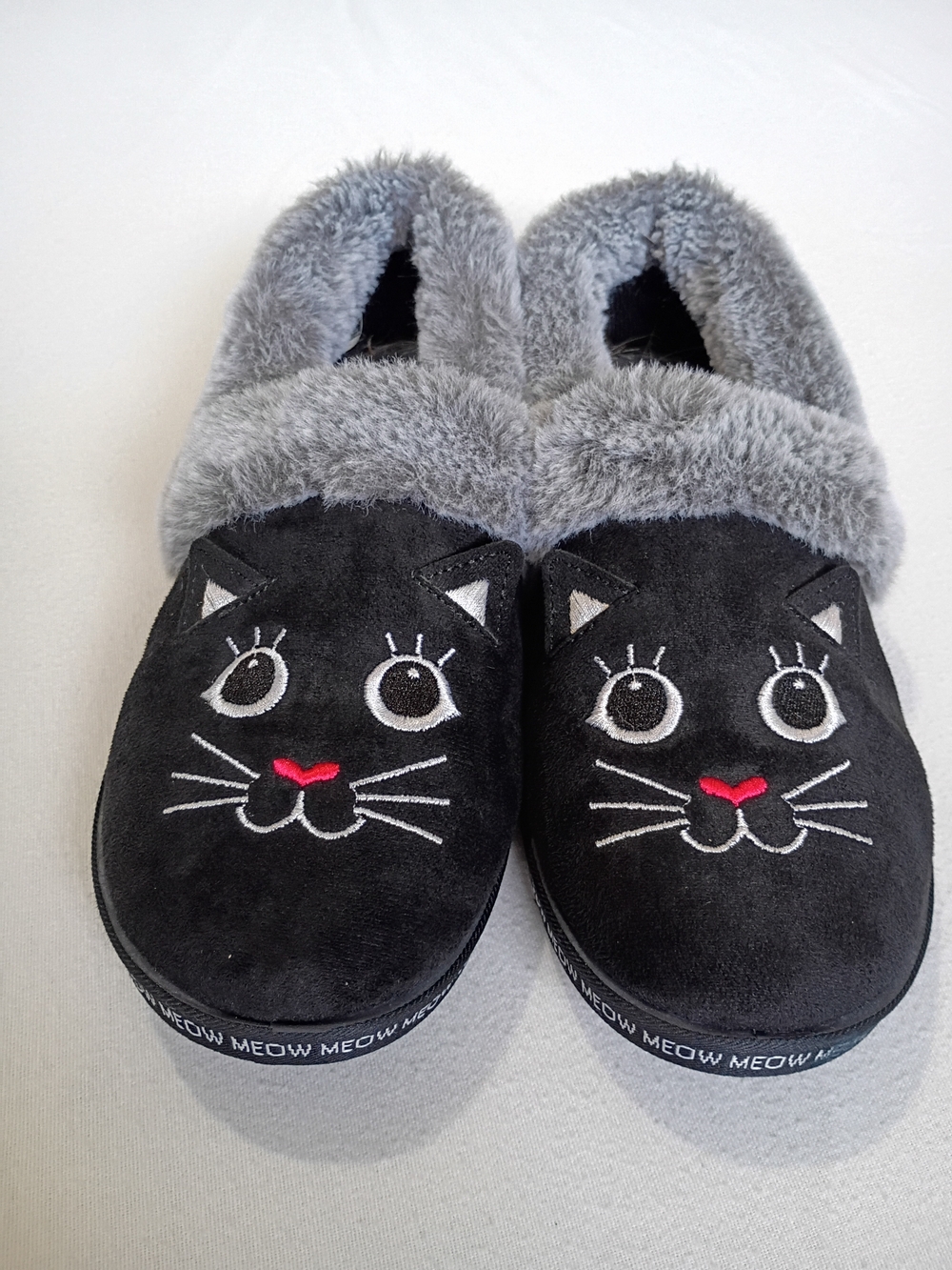 Skechers BOBS Memory Foam Fuzzy Lined Cat Slippers Size 8